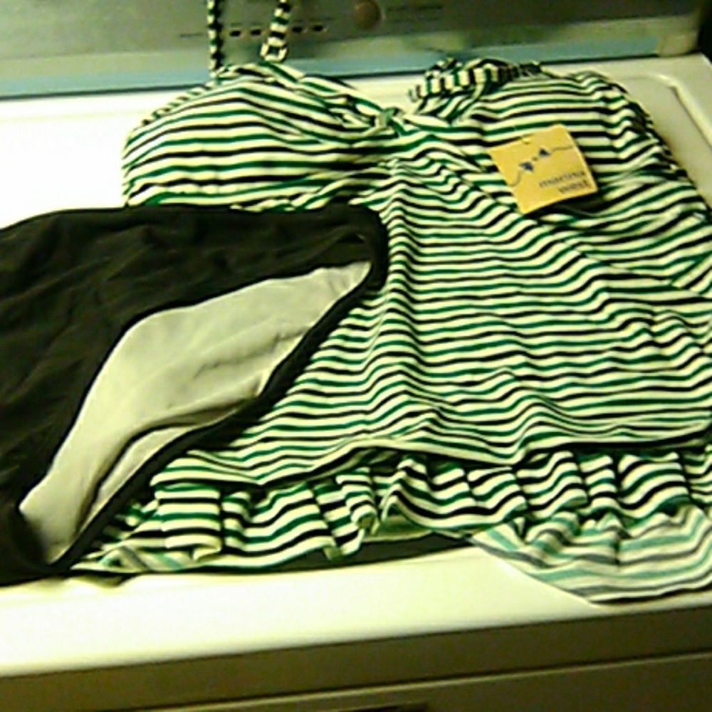 Bathing suit - Picture 2 of 4